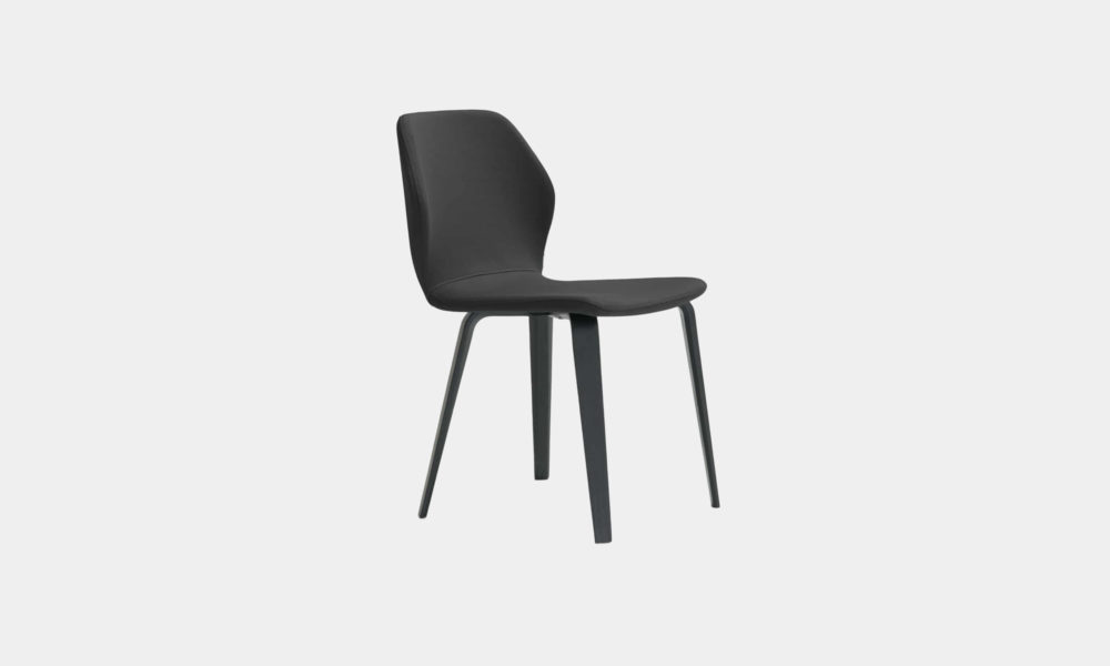 silla color negro para casa moderna
