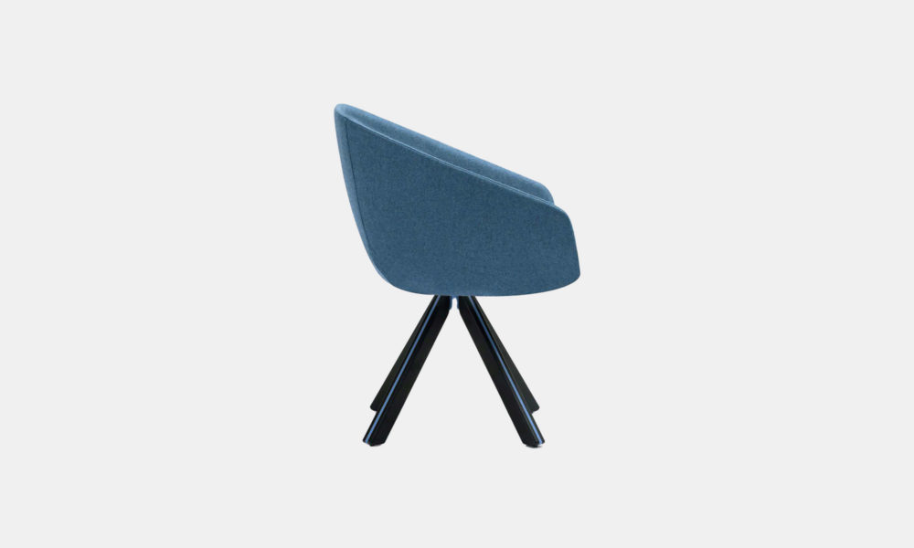Lateral sillón moderno con patas de madera y color azul